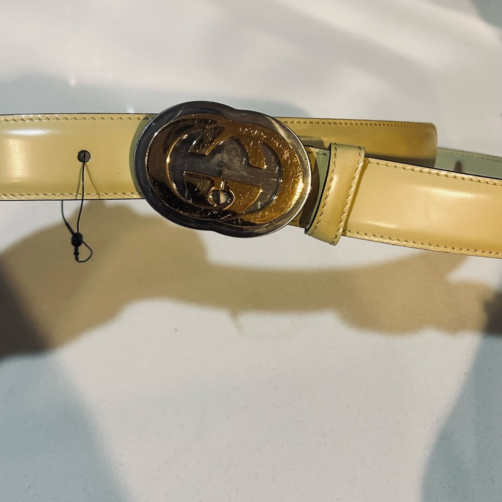 Gucci Light Yellow Belt with Gold Emblem